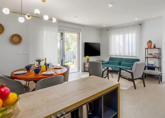 Luxusapartment Mit Moskitonetzen, Gutem Restaurant Ums Eck, Wifi, Liegen * Porec