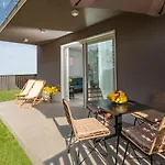 Διαμέρισμα Luxusapartment Mit Moskitonetzen, Gutem Restaurant Ums Eck, Wifi, Liegen Πόρετς