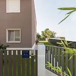 Luxusapartment Mit Moskitonetzen, Gutem Restaurant Ums Eck, Wifi, Liegen Διαμέρισμα *