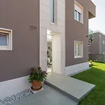 Luxusapartment Mit Moskitonetzen, Gutem Restaurant Ums Eck, Wifi, Liegen Διαμέρισμα *