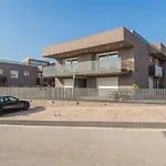Διαμέρισμα Luxusapartment Mit Moskitonetzen, Gutem Restaurant Ums Eck, Wifi, Liegen Πόρετς