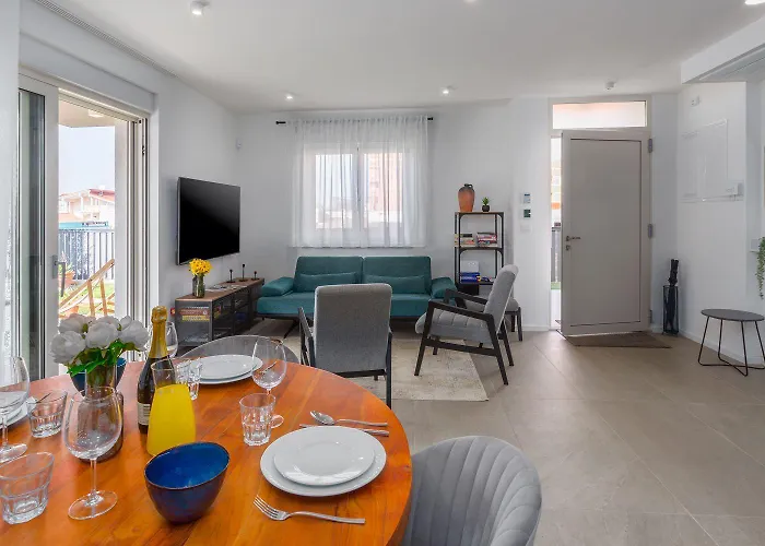 Luxusapartment Mit Moskitonetzen, Gutem Restaurant Ums Eck, Wifi, Liegen Appartement *