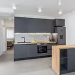 Luxusapartment Mit Moskitonetzen, Gutem Restaurant Ums Eck, Wifi, Liegen Apartman