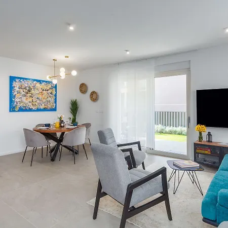 Apartment Luxusapartment Mit Moskitonetzen, Gutem Restaurant Ums Eck, Wifi, Liegen *