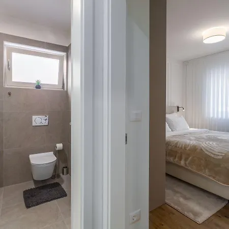 Daire Luxusapartment Mit Moskitonetzen, Gutem Restaurant Ums Eck, Wifi, Liegen