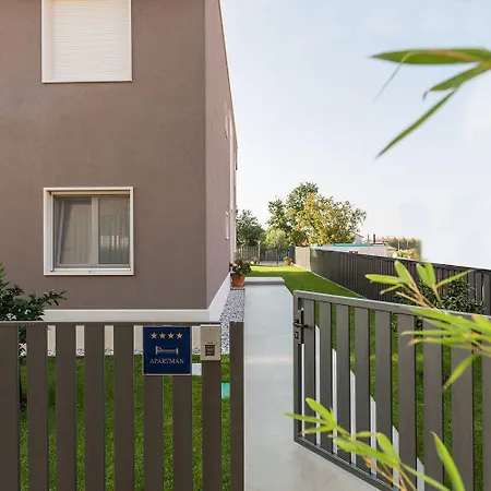 Luxusapartment Mit Moskitonetzen, Gutem Restaurant Ums Eck, Wifi, Liegen Daire *